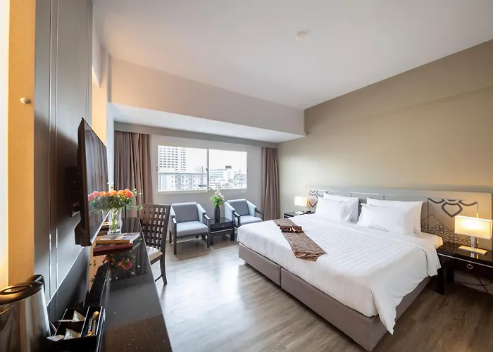 New SeasonHatyai Hotel